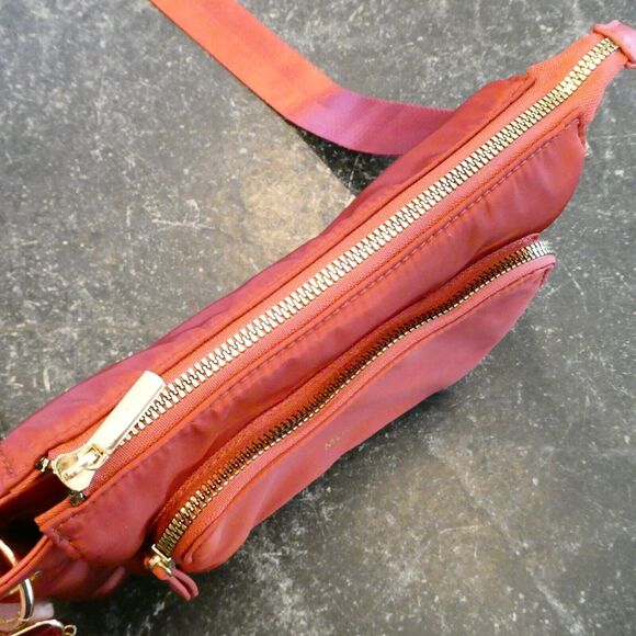 Mersi Purse Erin Rust Orange Red Gold Nylon Zip Compartments Seatbelt Strap NEW - Picture 4 of 13